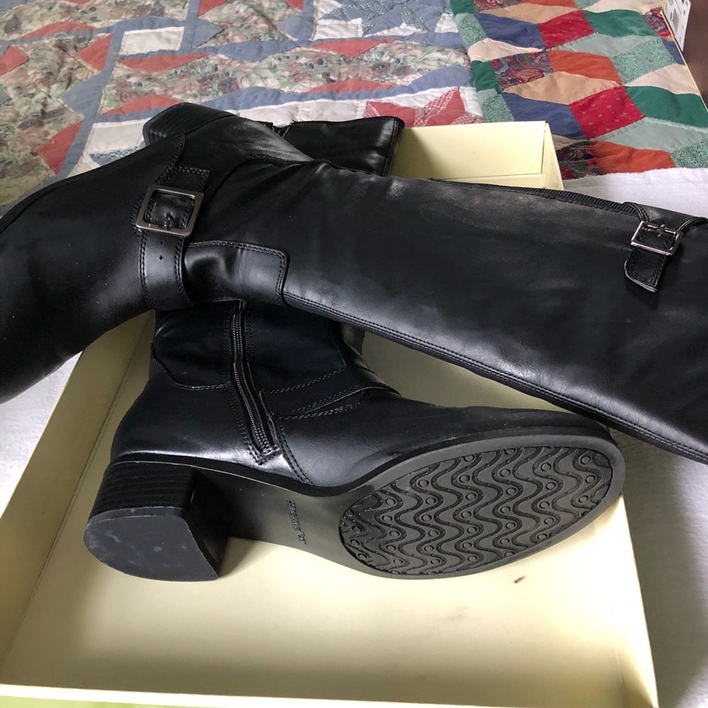 Naturalize boots